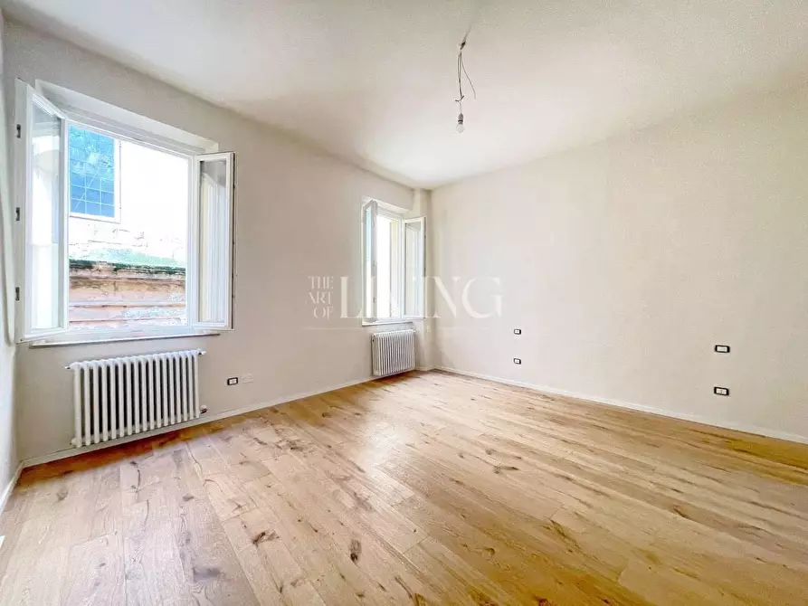 Immagine 13 di Appartamento in vendita  a Lucca