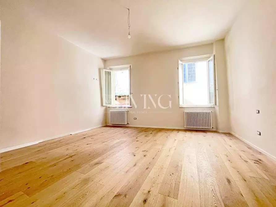 Immagine 16 di Appartamento in vendita  a Lucca