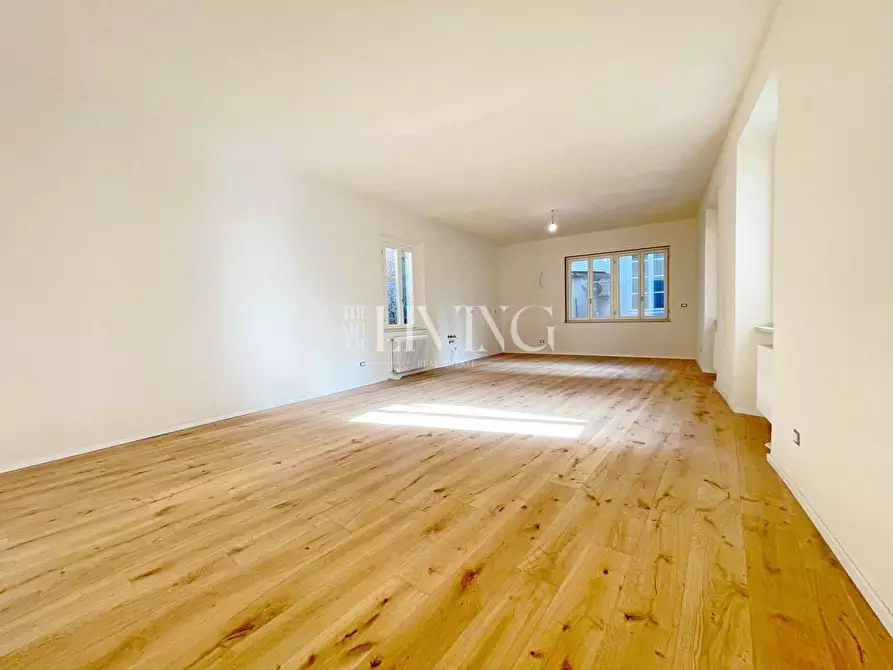 Immagine 32 di Appartamento in vendita  a Lucca