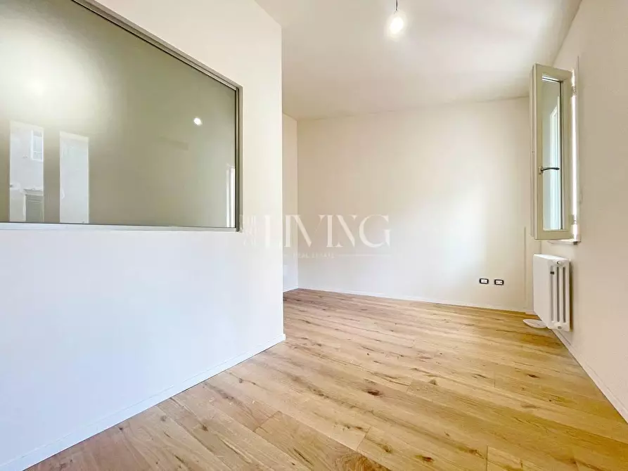 Immagine 14 di Appartamento in vendita  a Lucca