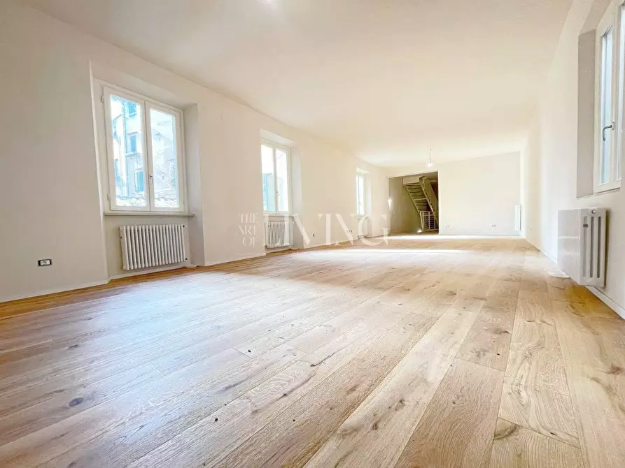 Immagine 3 di Appartamento in vendita  a Lucca