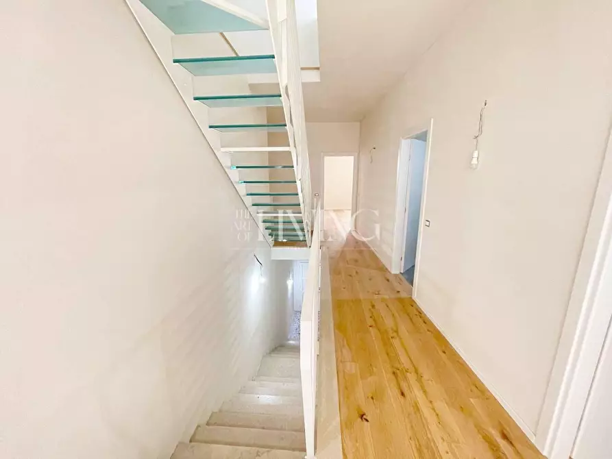 Immagine 25 di Appartamento in vendita  a Lucca