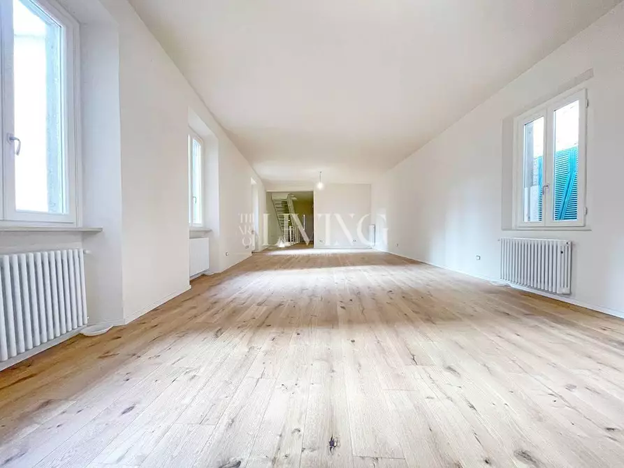 Immagine 2 di Appartamento in vendita  a Lucca