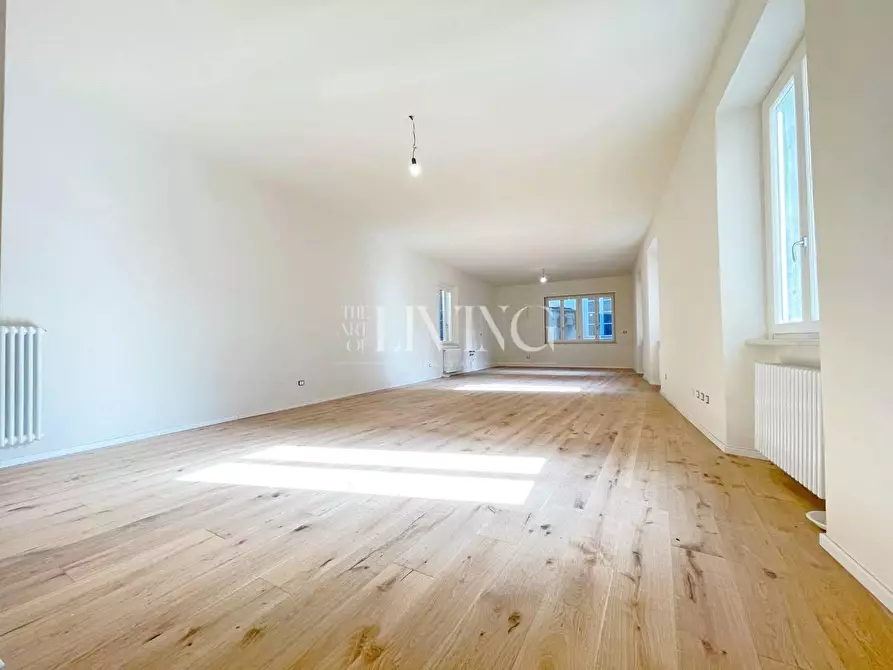 Immagine 28 di Appartamento in vendita  a Lucca