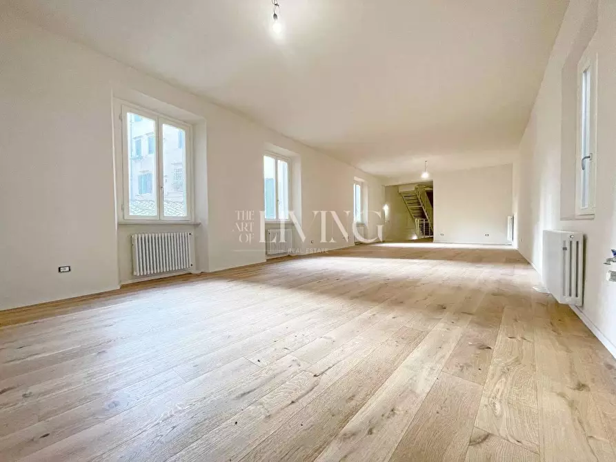 Immagine 4 di Appartamento in vendita  a Lucca