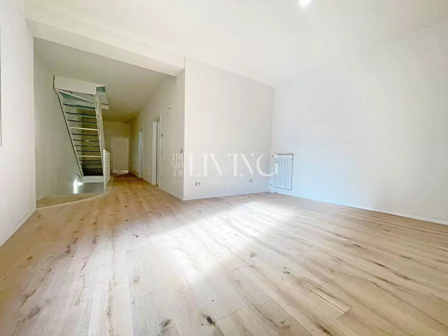 Immagine 24 di Appartamento in vendita  a Lucca