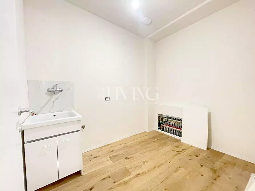 Immagine 23 di Appartamento in vendita  a Lucca