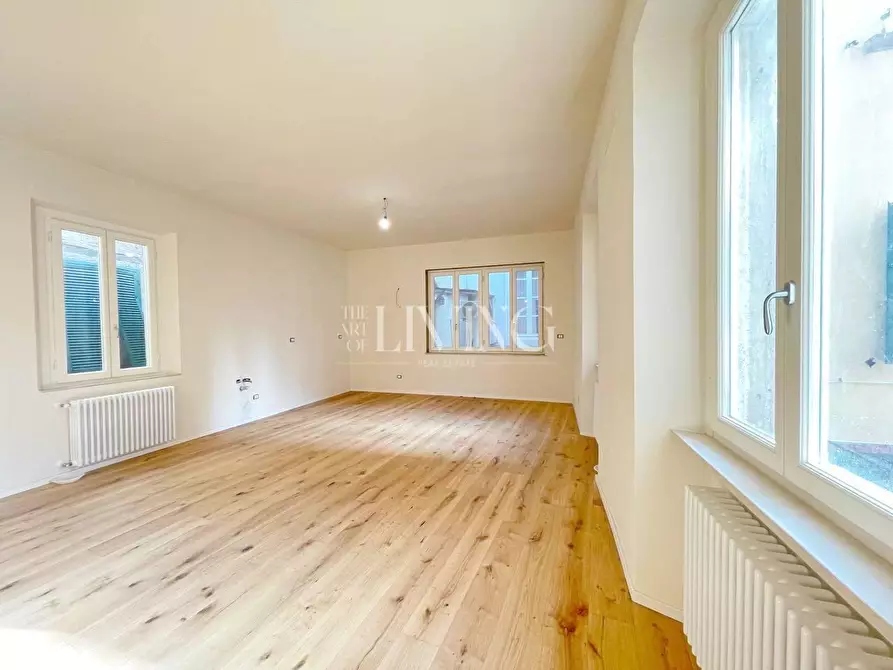 Immagine 31 di Appartamento in vendita  a Lucca