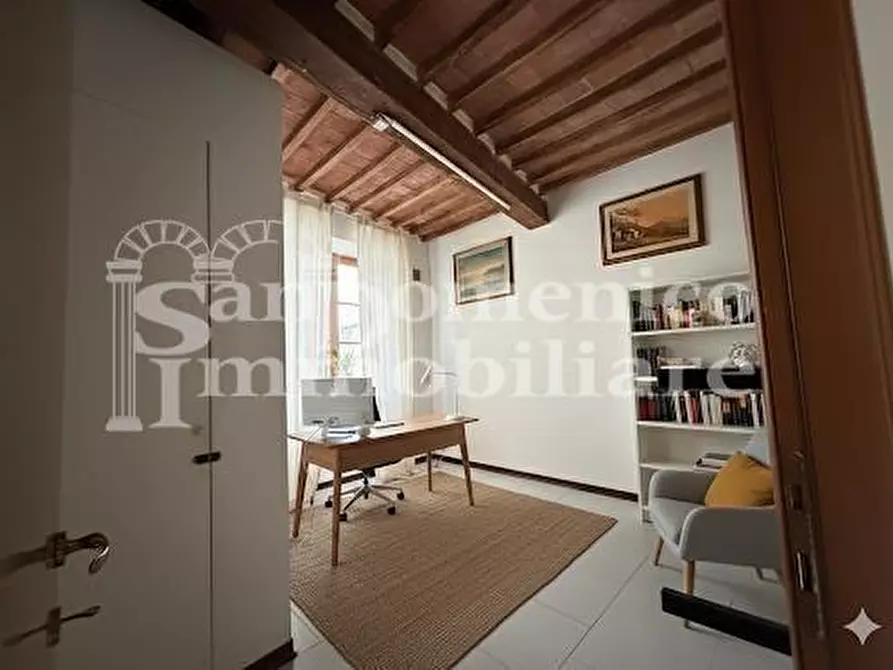 Immagine 1 di Negozio in affitto  a Cascina