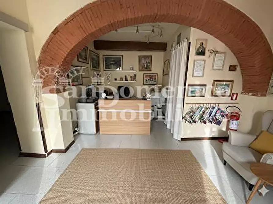 Immagine 6 di Negozio in affitto  a Cascina