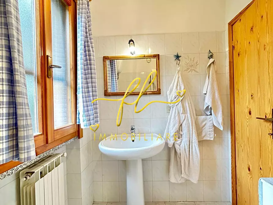 Immagine 17 di Appartamento in vendita  a Marciana