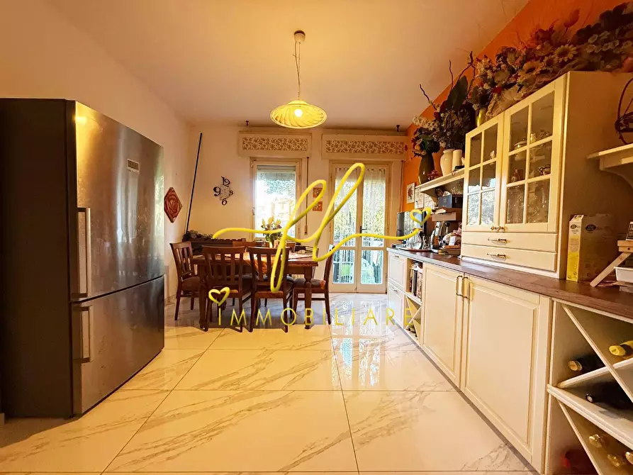 Immagine 15 di Appartamento in vendita  a Livorno