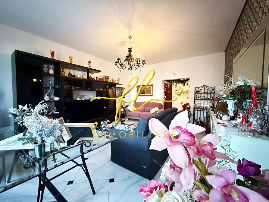 Immagine 5 di Appartamento in vendita  a Livorno