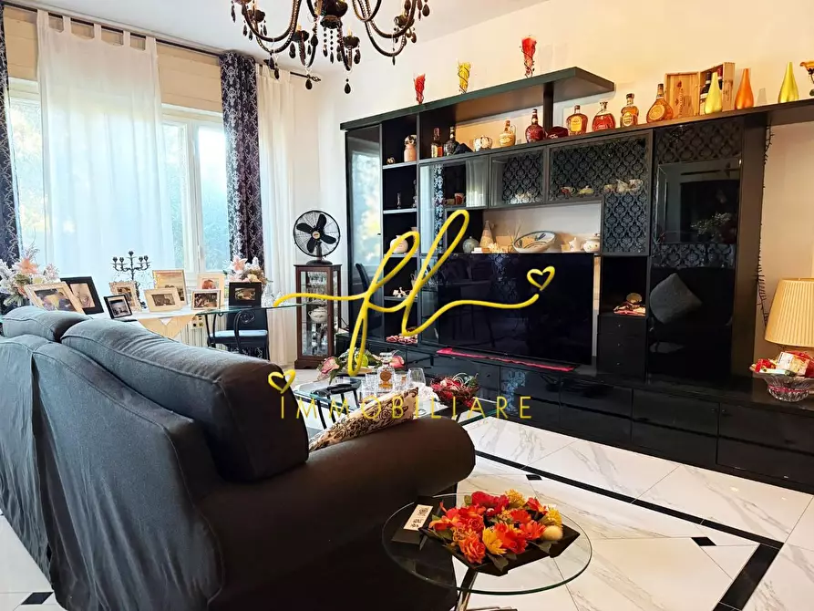 Immagine 9 di Appartamento in vendita  a Livorno