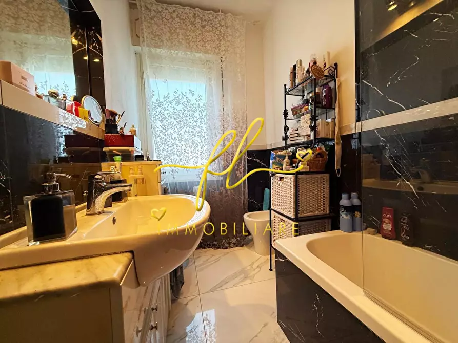 Immagine 30 di Appartamento in vendita  a Livorno