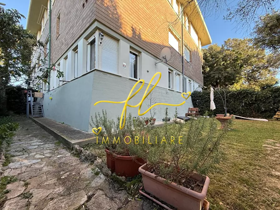 Immagine 34 di Appartamento in vendita  a Livorno