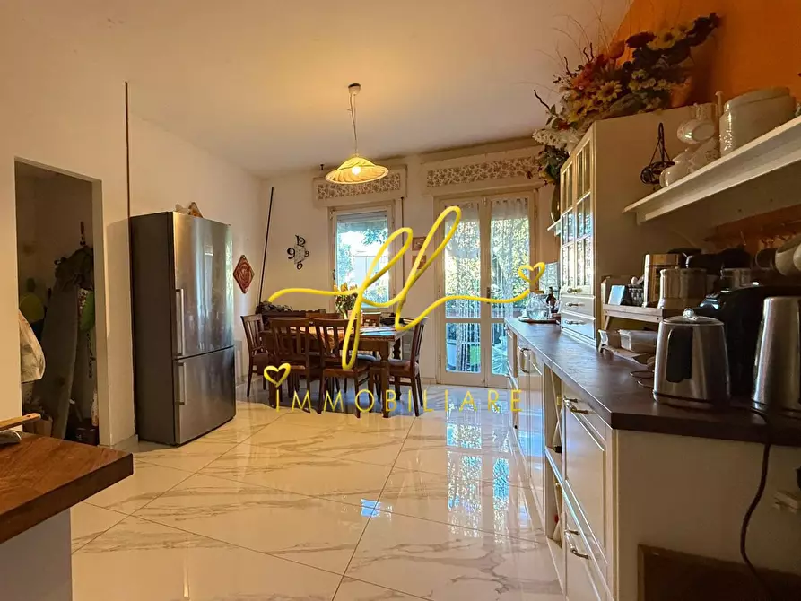 Immagine 17 di Appartamento in vendita  a Livorno