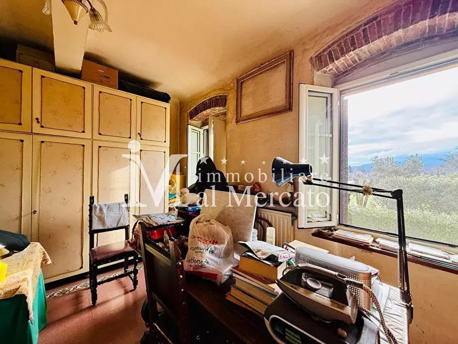 Immagine 20 di Appartamento in vendita  a Lucca