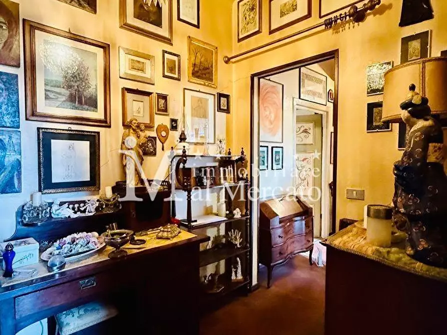 Immagine 31 di Appartamento in vendita  a Lucca