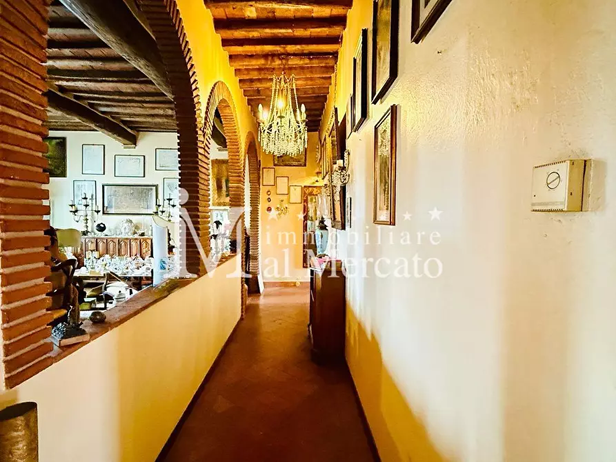 Immagine 10 di Appartamento in vendita  a Lucca