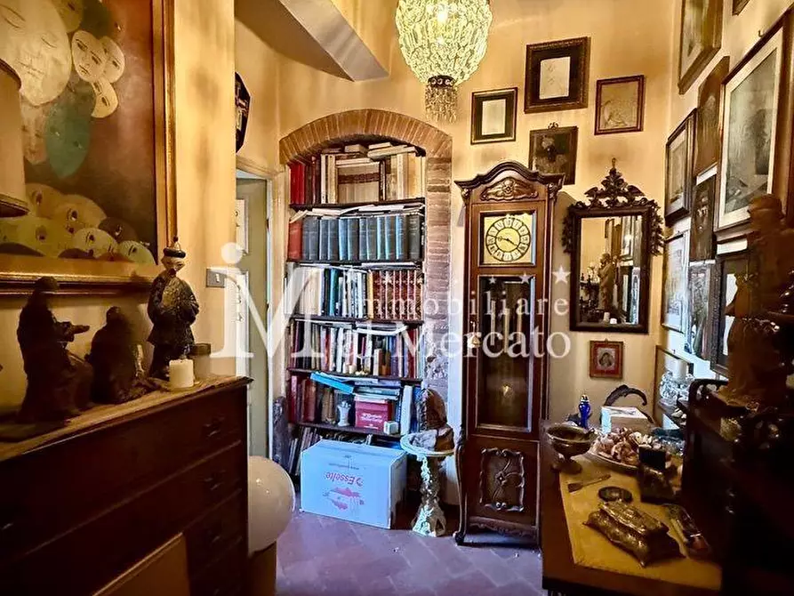 Immagine 33 di Appartamento in vendita  a Lucca