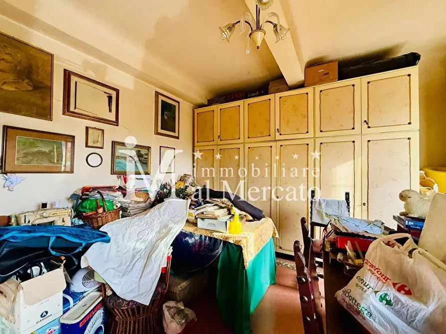 Immagine 19 di Appartamento in vendita  a Lucca