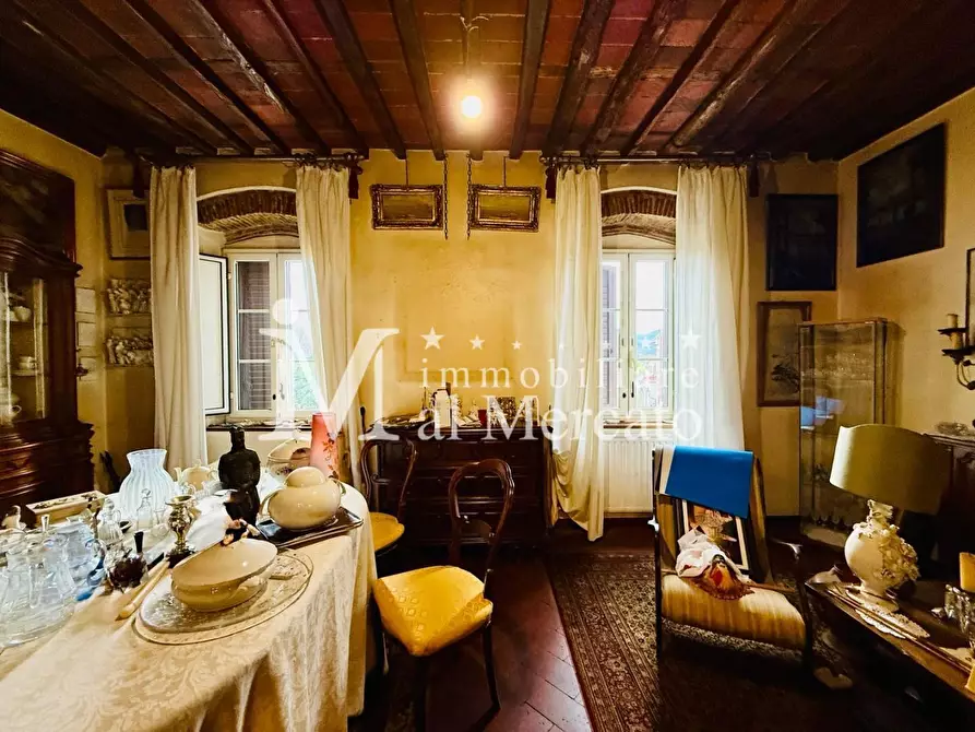 Immagine 5 di Appartamento in vendita  a Lucca