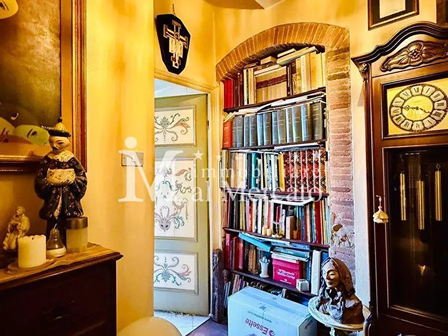Immagine 32 di Appartamento in vendita  a Lucca