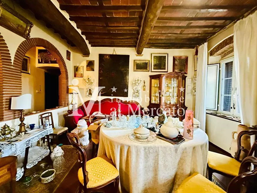 Immagine 8 di Appartamento in vendita  a Lucca