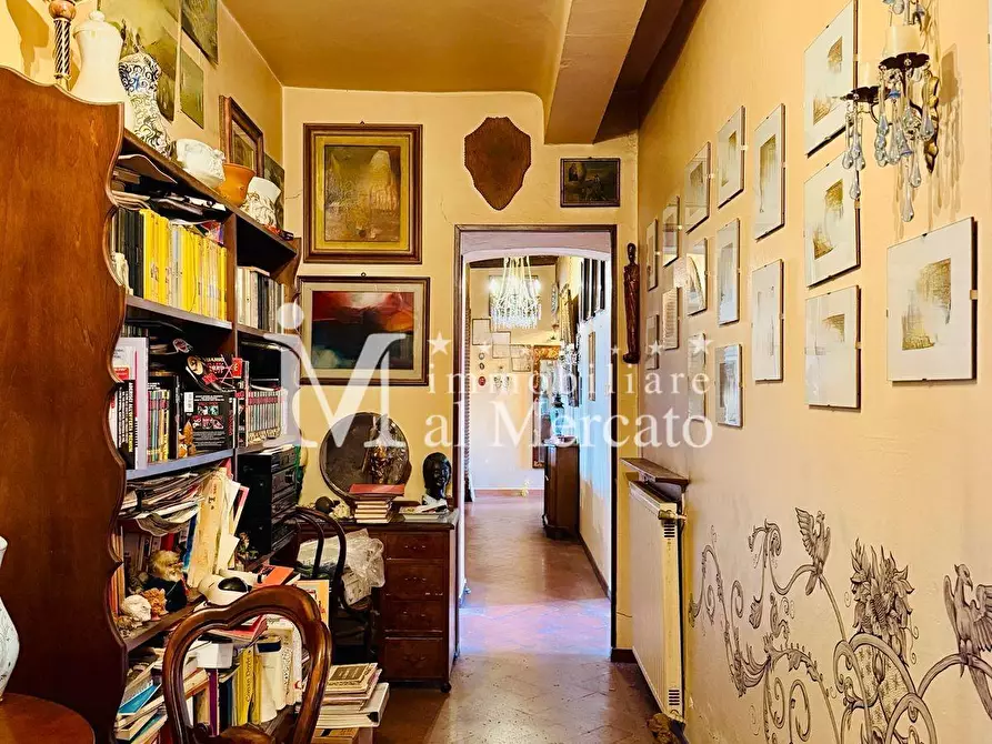 Immagine 14 di Appartamento in vendita  a Lucca