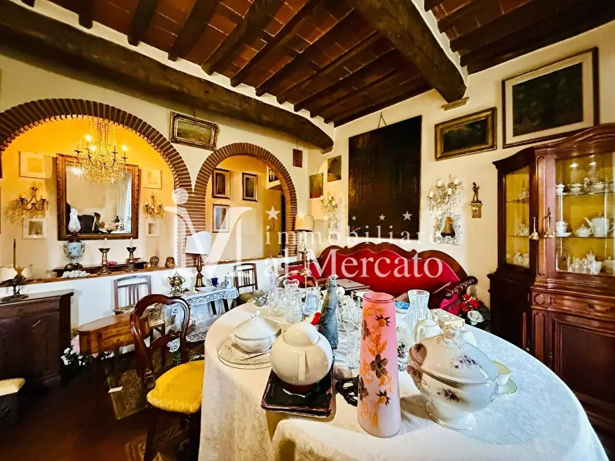 Immagine 2 di Appartamento in vendita  a Lucca