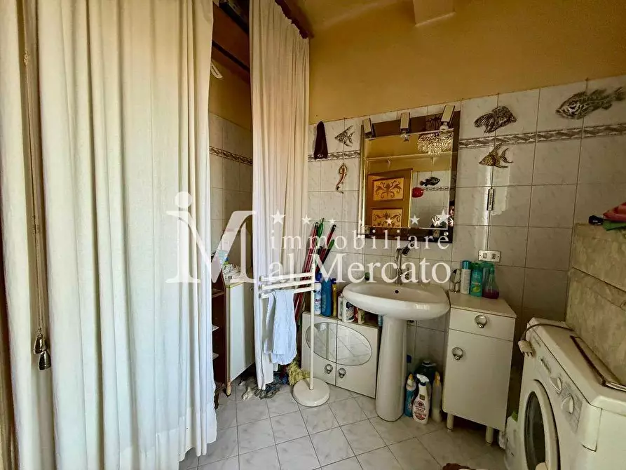 Immagine 34 di Appartamento in vendita  a Lucca