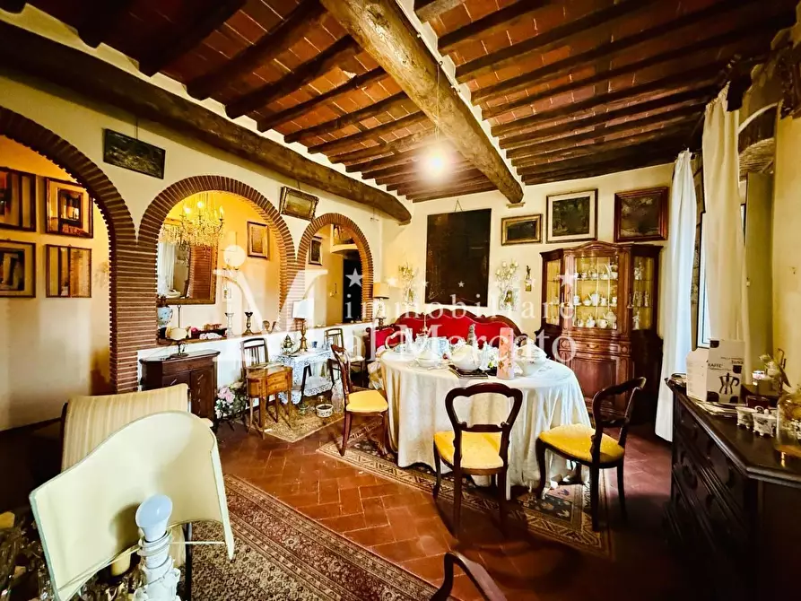 Immagine 7 di Appartamento in vendita  a Lucca