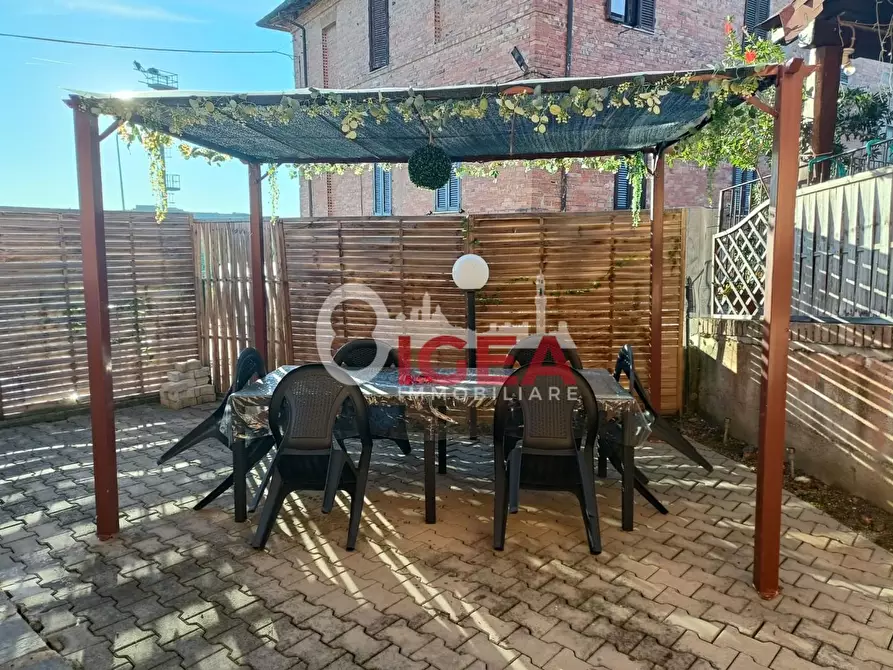 Immagine 25 di Villetta a schiera in vendita  a Asciano