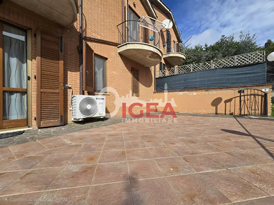 Immagine 30 di Villetta a schiera in vendita  a Asciano