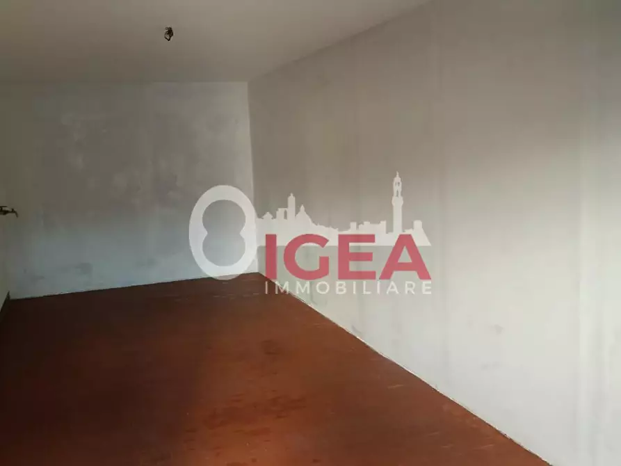 Immagine 3 di Garage in vendita  a Monteriggioni