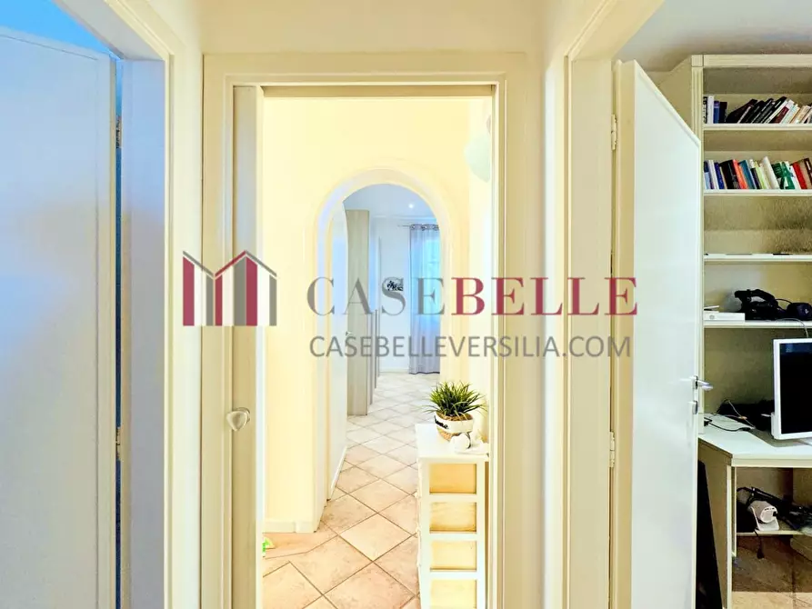 Immagine 38 di Casa indipendente in affitto  a Forte Dei Marmi