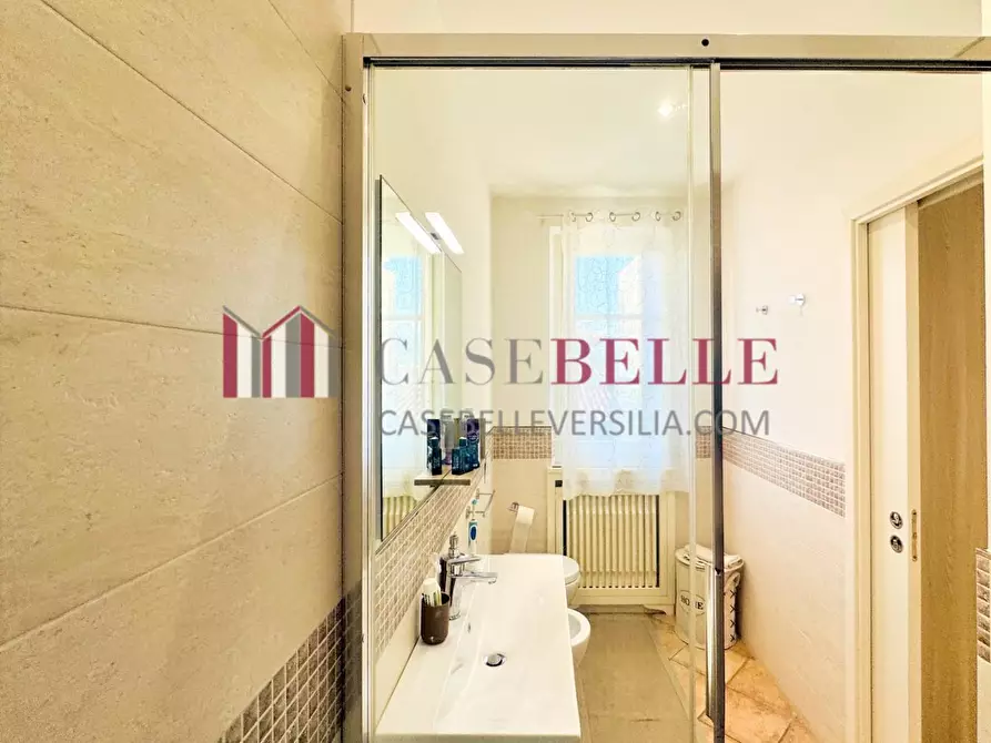 Immagine 44 di Casa indipendente in affitto  a Forte Dei Marmi