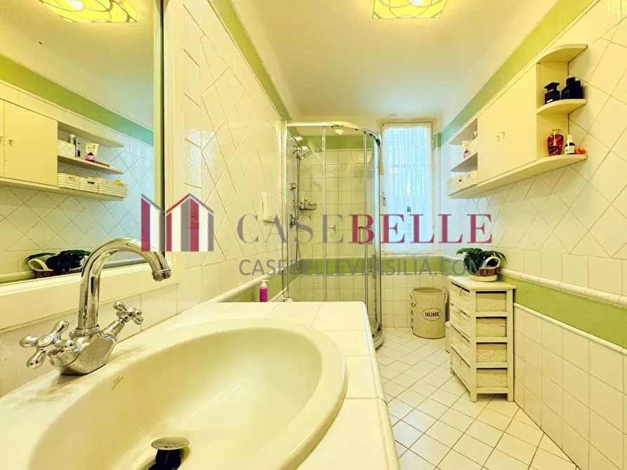 Immagine 18 di Casa indipendente in affitto  a Forte Dei Marmi