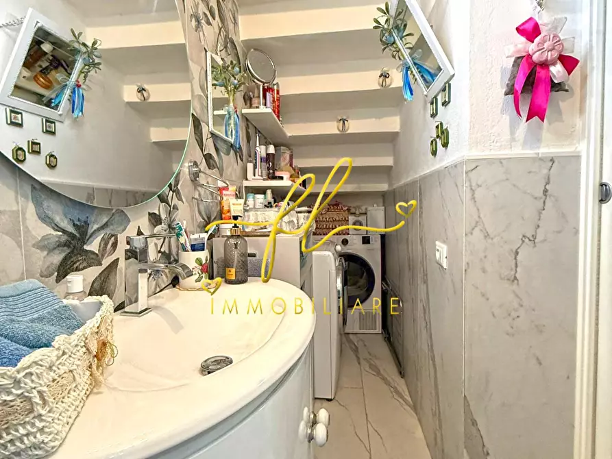 Immagine 20 di Appartamento in vendita  a Cecina