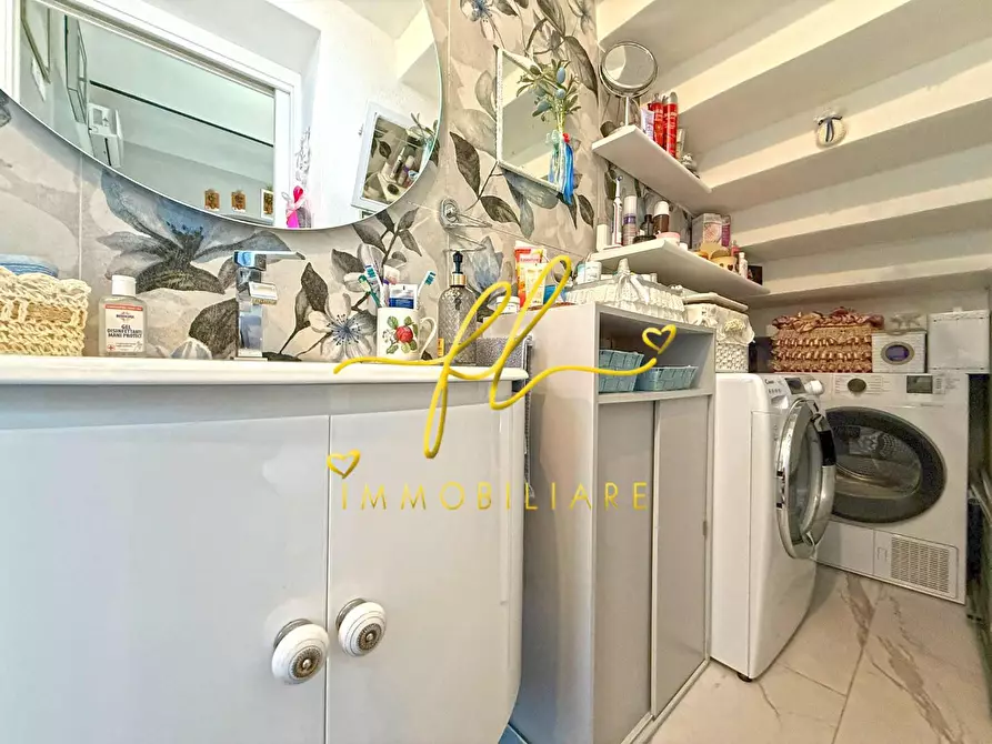 Immagine 19 di Appartamento in vendita  a Cecina