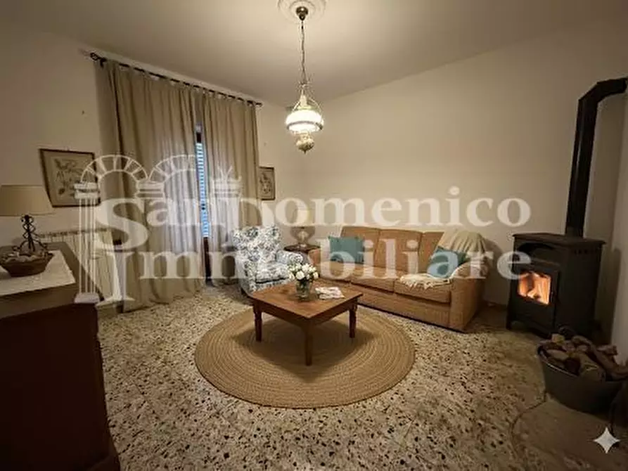 Immagine 1 di Casa indipendente in vendita  a Cascina