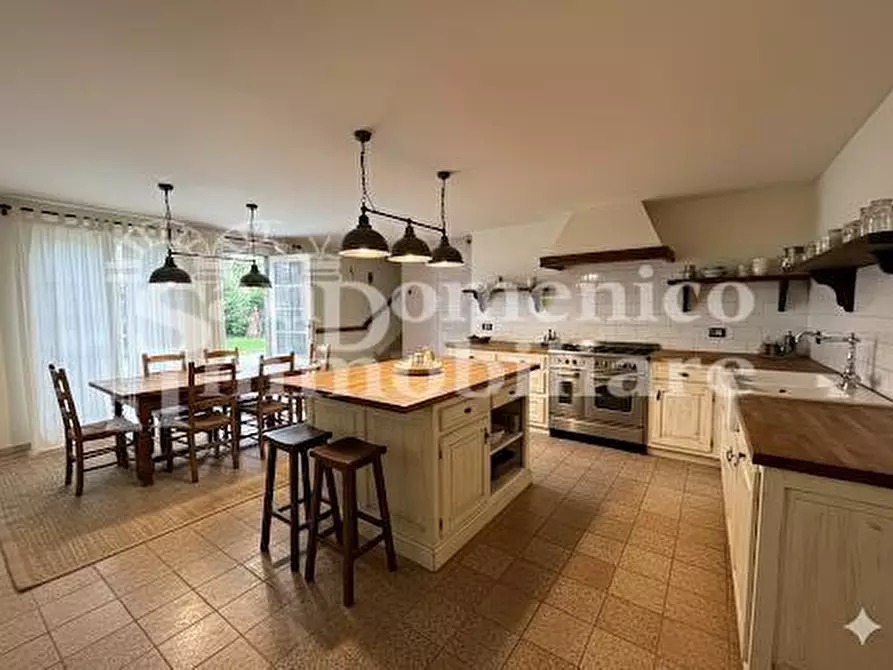 Immagine 2 di Casa indipendente in vendita  a Cascina