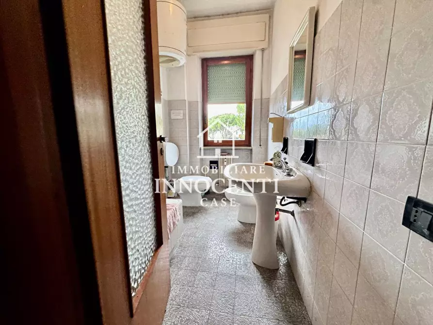 Immagine 5 di Ufficio in affitto  a Massa