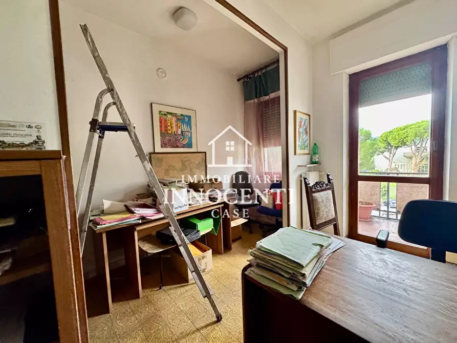 Immagine 4 di Ufficio in affitto  a Massa