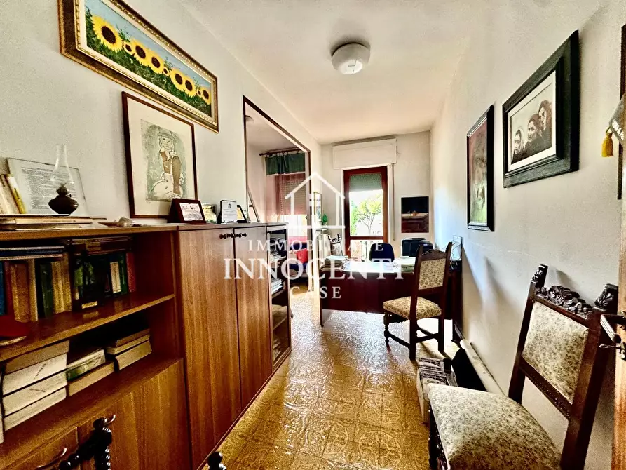 Immagine 3 di Ufficio in affitto  a Massa