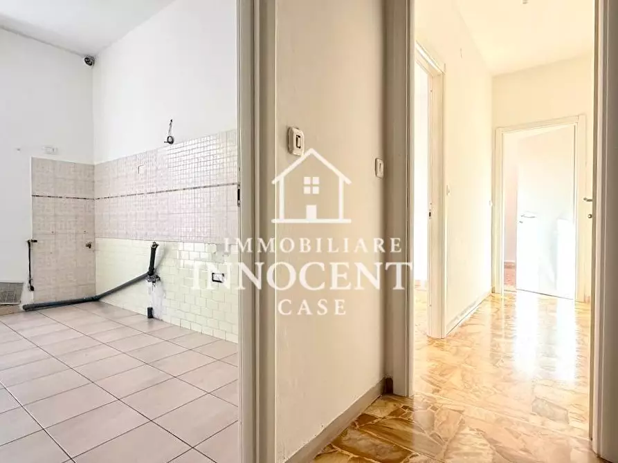 Immagine 5 di Appartamento in vendita  a Massa