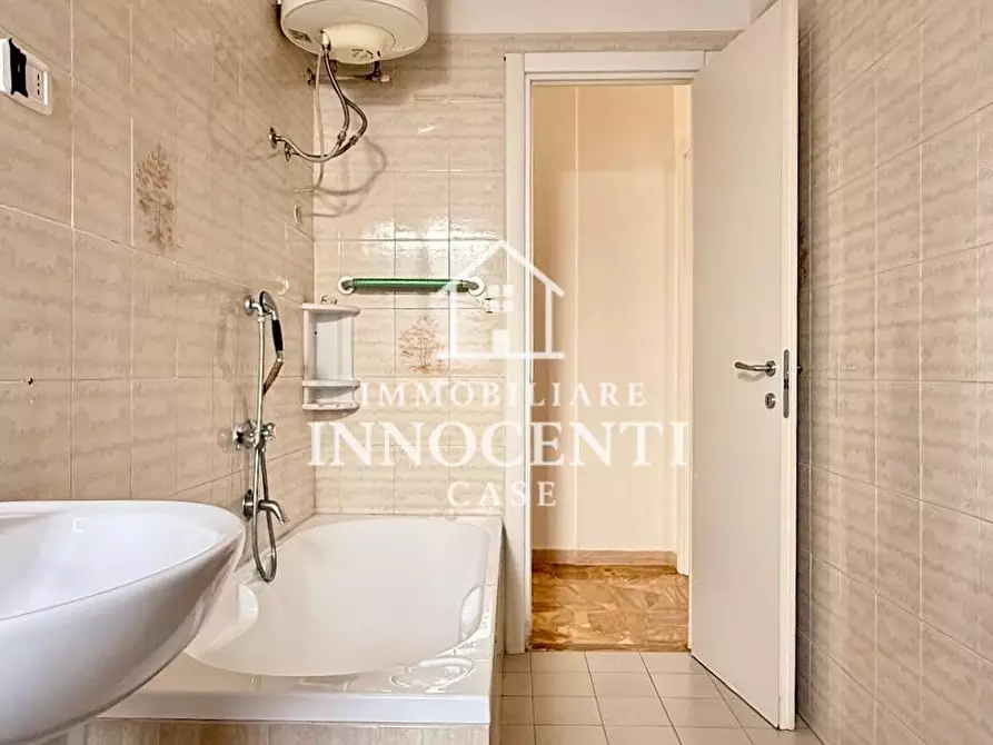 Immagine 24 di Appartamento in vendita  a Massa