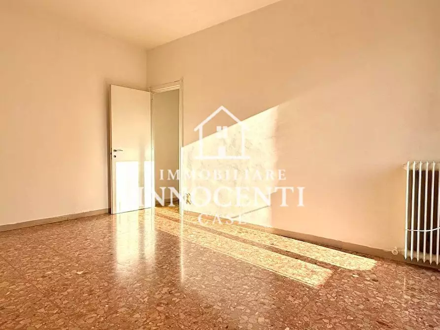 Immagine 10 di Appartamento in vendita  a Massa