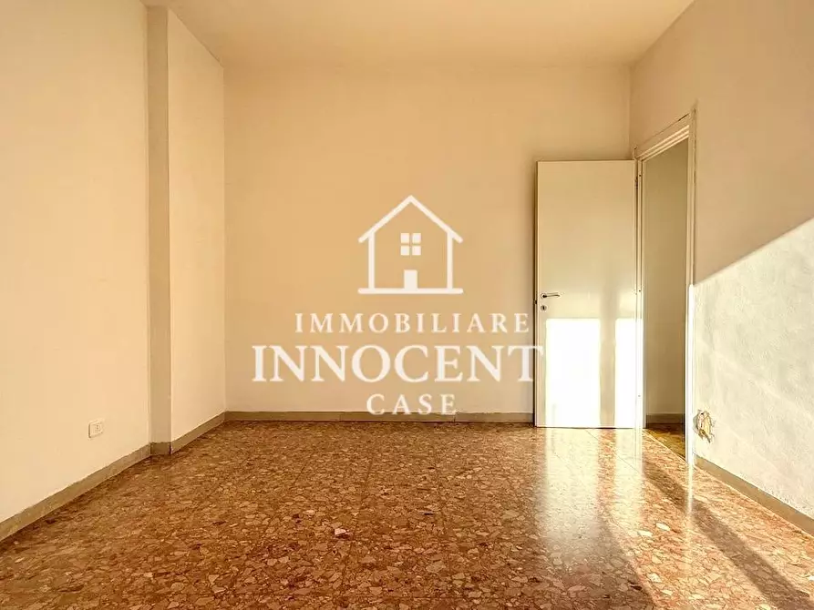 Immagine 11 di Appartamento in vendita  a Massa